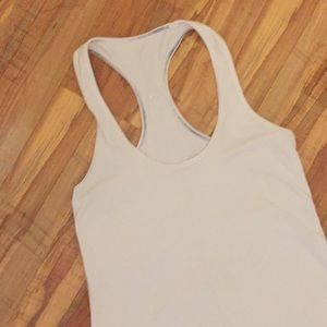 Lululemon whit tank